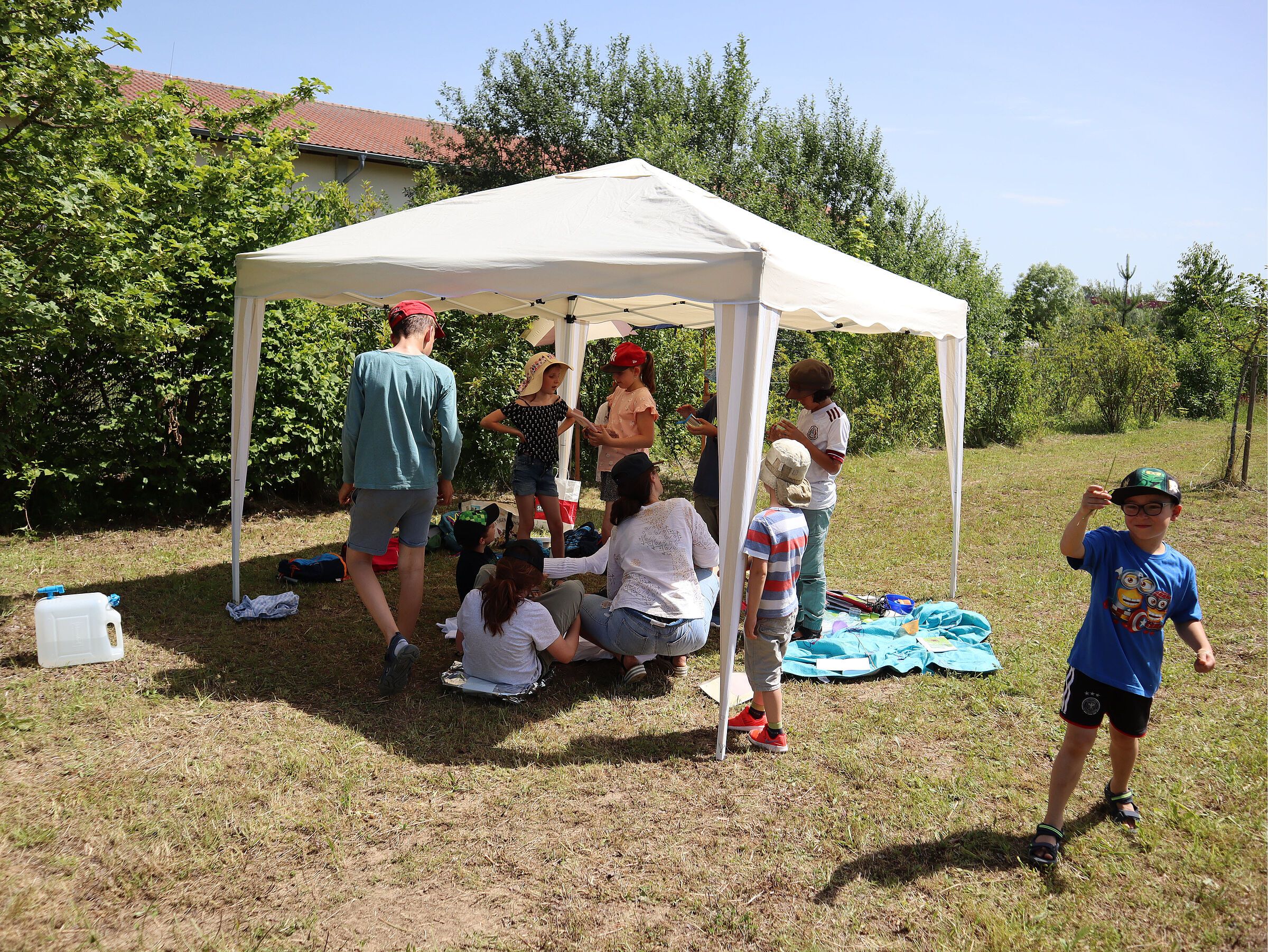 Start unter dem Pavillion-Dach