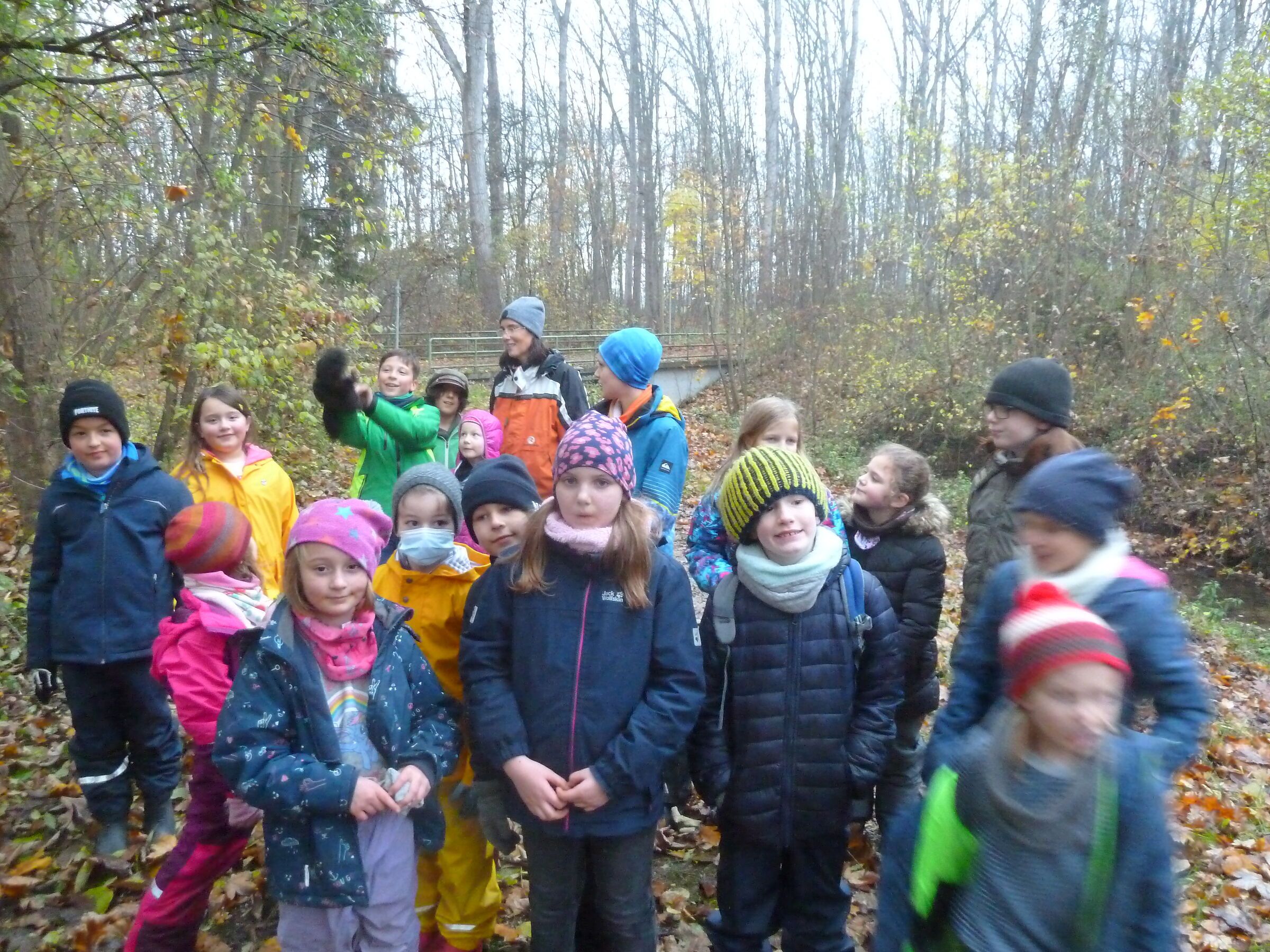 "Die Kinderhorte". Alle auf einem Fleck. "Die Kinderhorte". Alle auf einem Fleck.