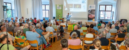 Prof. Dr. Michael Sterner bei seinem Vortrag