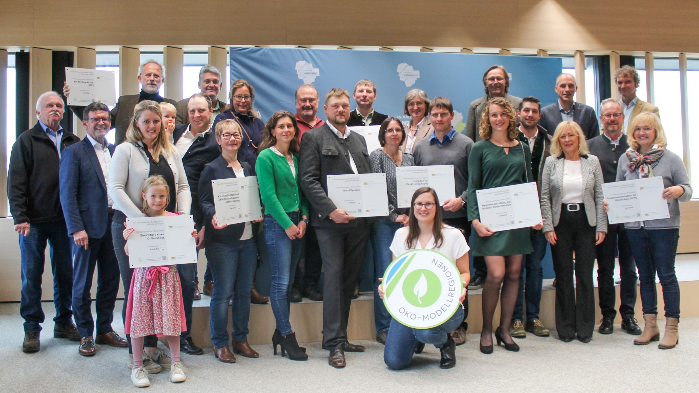 Verleihung Kleinpreise ÖKO-Modellregion | Bild: Carina Weinzierl Preisverleihung Kleinprojekte Öko-Modellregion Landshut