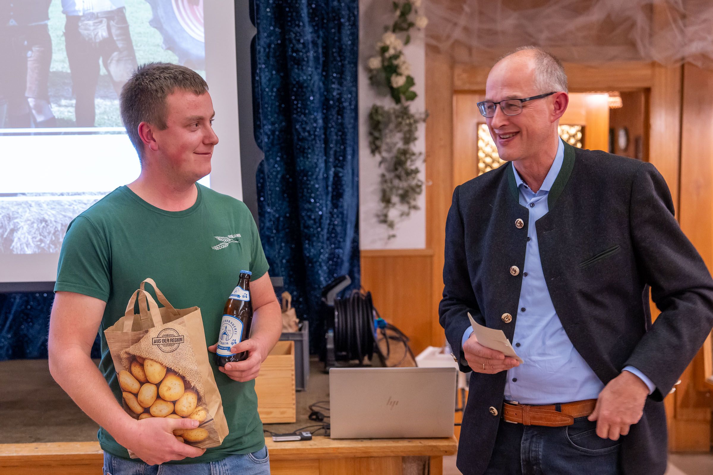 Benjamin Joas, Michael Lobinger | Bild: Heinrich Inkoferer Ökoschule Schönbrunn Landshut Meisterarbeitsprojekt Geschenk