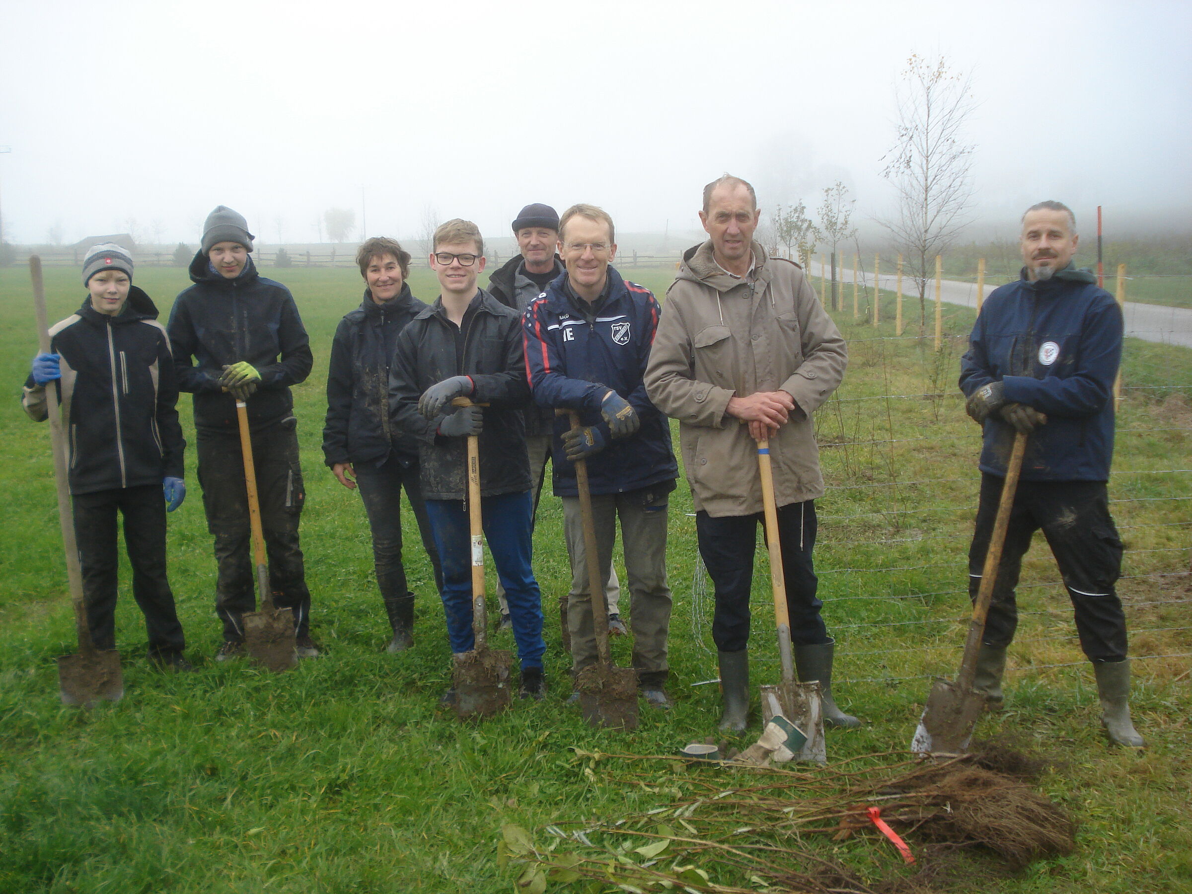 Die Feldhecke in Bödldorf ist fertig gepflanzt